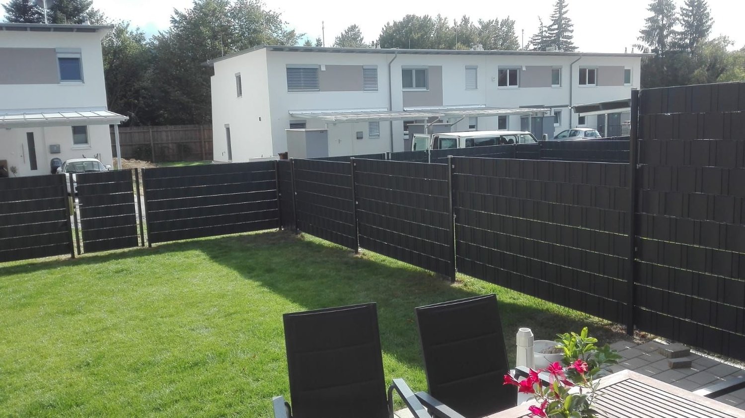 Sichtschutzzaun im Garten
